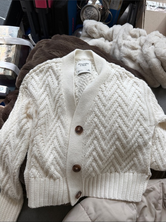 Abercrombie & Fitch Sweaters - Abercrombie & Fitch Ivory Cable Knit Button Cardigan